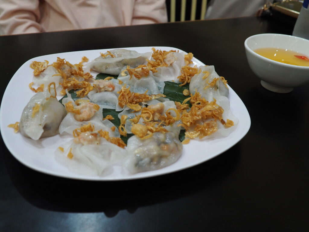 ホイアンのホワイトローズ